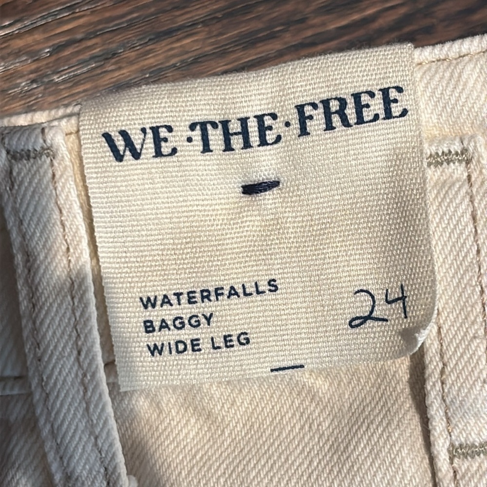**NWT** We The Free Waterfalls Wide Leg Baggy Jeans - Picture 6 of 6